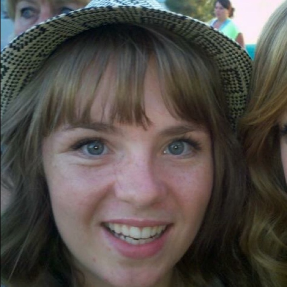 Meet your Posher, Alicia